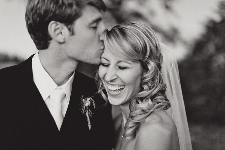 wedding portraits at wildflower center